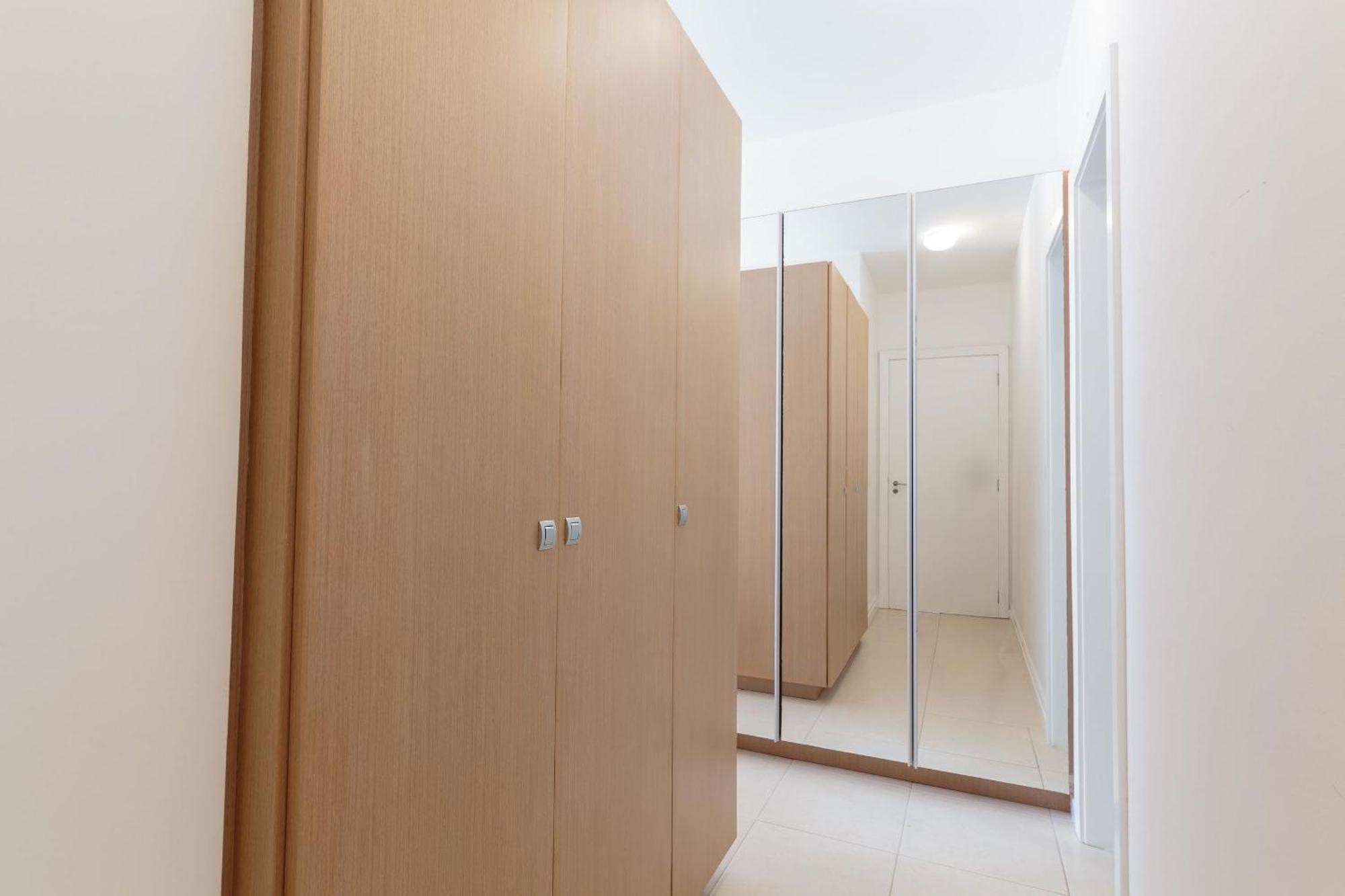 Lindo Apto A 5 Min Do Jurere Open Shopping Emr302 Apartment *